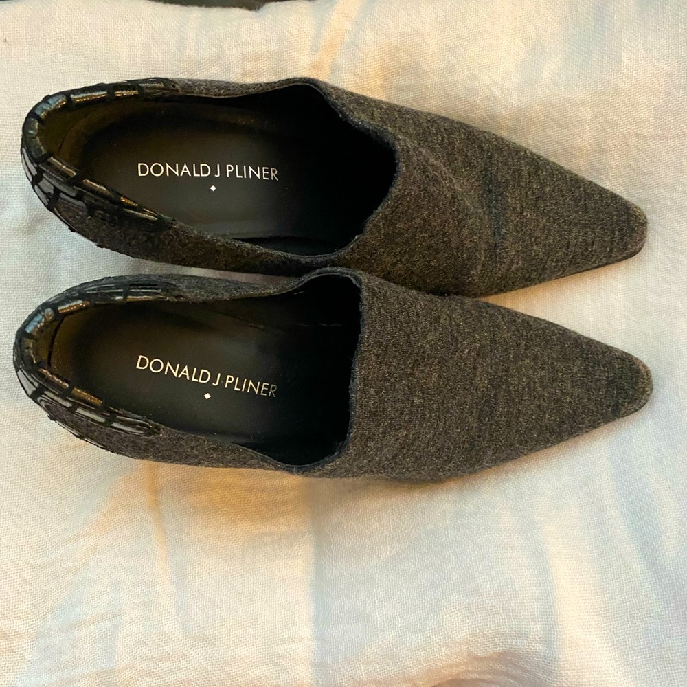 Gray and black Donald J Pliner shoe size 6 1/2